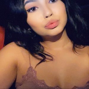 Meet your Posher, Valeria
